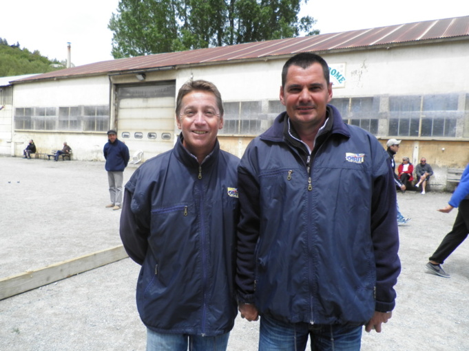 Daniel et Fred avec leur ami Nicolas seront dans la poule 8 opposé pour débuter a un certain DYLAN ROCHER.....